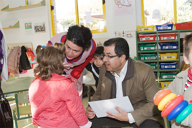 El alcalde visita los colegios del municipio, Foto 1