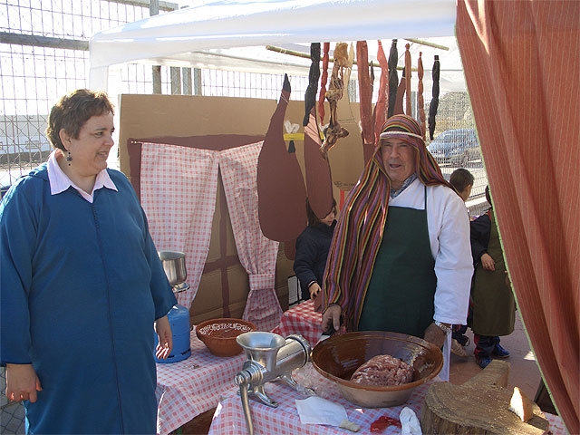 Un total de 700 figurantes entre escolares de educación infantil, primaria, padres y profesores del Colegio Público Ramón Gaya participan en la tercera edición del ‘Belén Viviente’ - 5, Foto 5