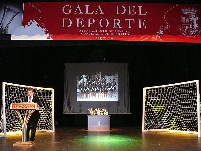 Casi medio millar de personas arroparon a los premiados en la I Gala del Deporte en Jumilla - 2, Foto 2