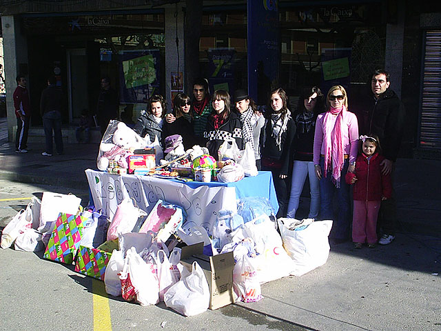 El ‘Nueve.e’ recoge gran cantidad de juguetes para los niños necesitados - 1, Foto 1