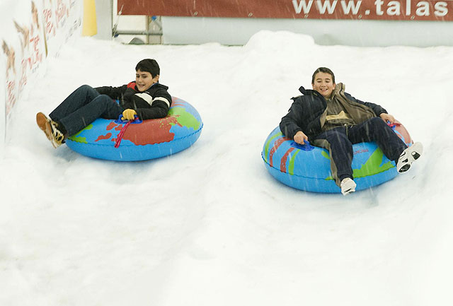 Más de 2.000 personas han pasado ya por la pista de nieve - 1, Foto 1