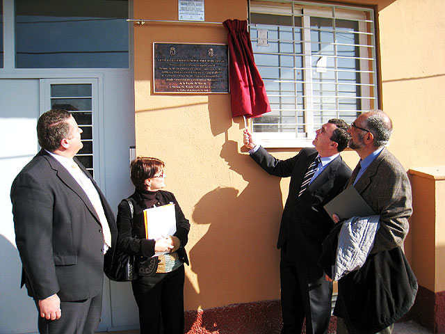 El consejero de Obras Públicas firma el convenio de rehabilitación del barrio de San Gil y entrega las llaves de las viviendas de la primera fase - 2, Foto 2