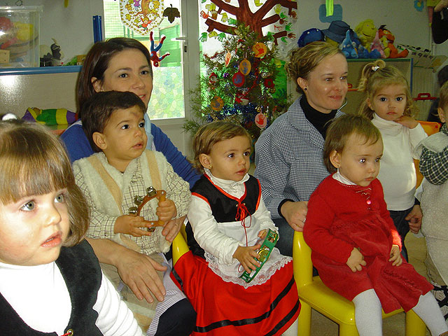 Fiesta de Navidad de la Escuela Infantil Carmen Bar - 7