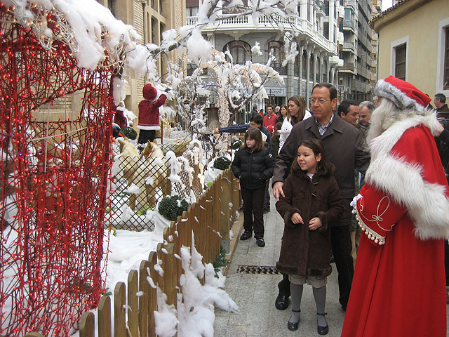 El Alcalde visita la casa de “Papá Noel murciano” - 1, Foto 1