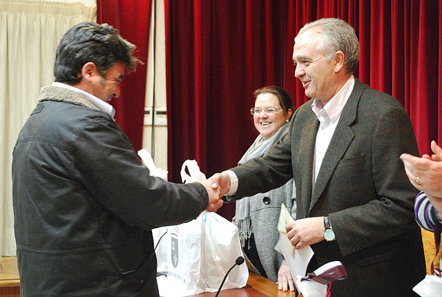 Peluquería B&J recibe el primer premio del concurso de escaparates navideños - 2, Foto 2