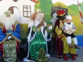 Los niños de la Escuela Infantil de Lorqu disfrutaron con los Reyes Magos