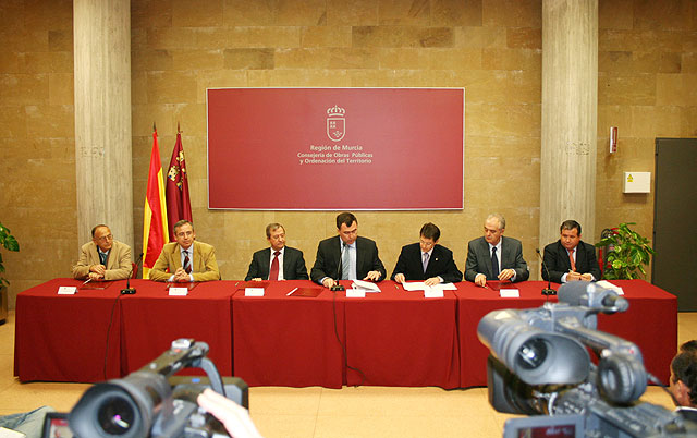 El Ayuntamiento de Abarán ha firmado un convenio para mejorar la seguridad vial - 1, Foto 1