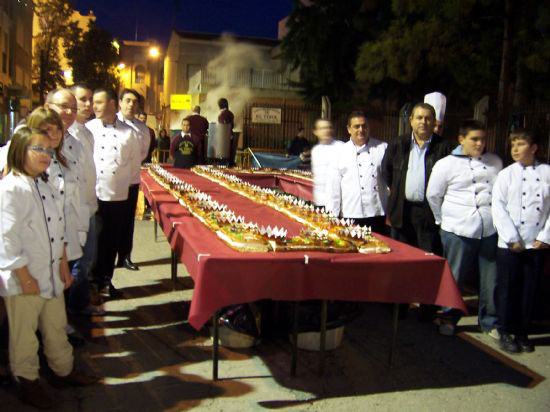 El roscón gigante de reyes de más de 140 metros se realizará en beneficio de Cáritas para ayudar a las familias más desfavorecidas del municipio en la navidad, Foto 1