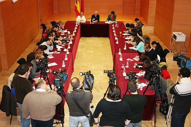 Valcárcel anuncia nuevas medidas fiscales en 2009 para beneficiar a las empresas y las familias - 1, Foto 1