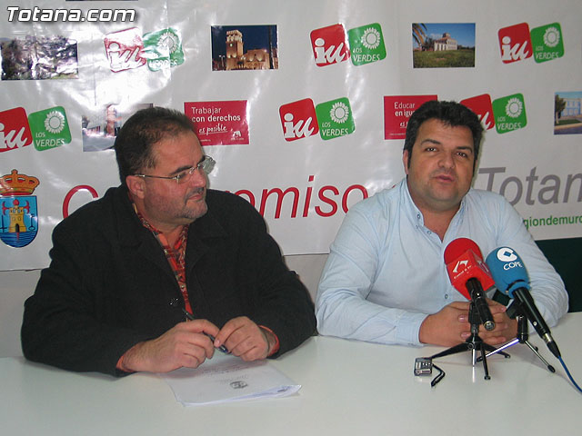 Según IU+ Los Verdes, los presupuestos aprobados por el PP son ficticios, aumentan el gasto corriente y la deuda, consolidan la venta de patrimonio municipal y son inservibles para estimular la economía productiva, Foto 1