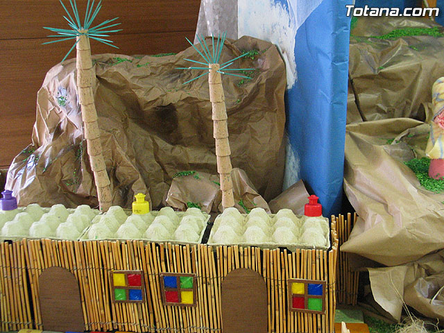 Los usuarios del Servicio de Apoyo Psicosocial realizan un innovador, creativo y original Beln de Navidad con materiales reciclados - 6