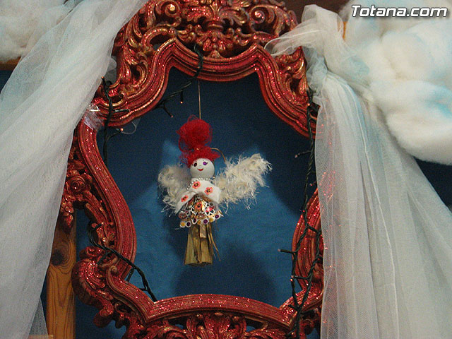 Los usuarios del Servicio de Apoyo Psicosocial realizan un innovador, creativo y original Beln de Navidad con materiales reciclados - 20