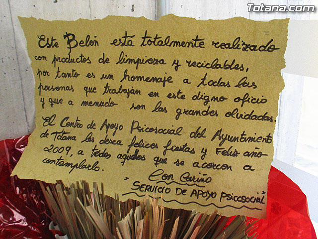 Los usuarios del Servicio de Apoyo Psicosocial realizan un innovador, creativo y original Beln de Navidad con materiales reciclados - 17