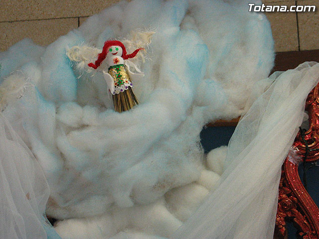 Los usuarios del Servicio de Apoyo Psicosocial realizan un innovador, creativo y original Beln de Navidad con materiales reciclados - 19