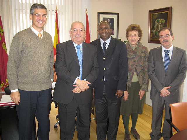 4.000 personas se benefician del Centro de Inserción Juvenil que el Ayuntamiento ha financiado en Costa de Marfil - 1, Foto 1