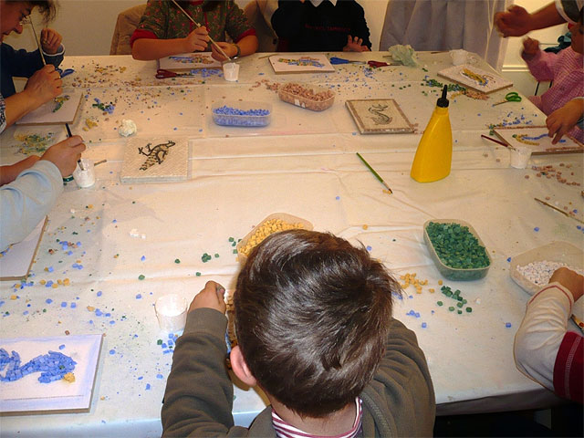 Más de 160 niños participan en el Taller 'Mosaicos en Familia' desarrollado en el Museo de Bellas Artes - 1, Foto 1