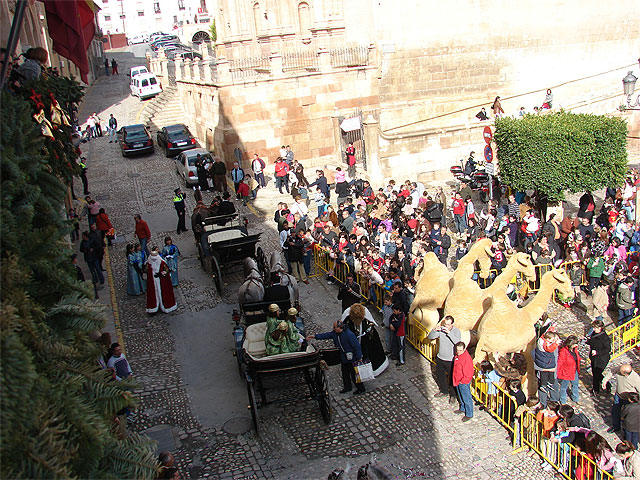 Los Reyes Magos de Oriente visitaron el Ayuntamiento de Lorca y la Plaza de España - 5, Foto 5