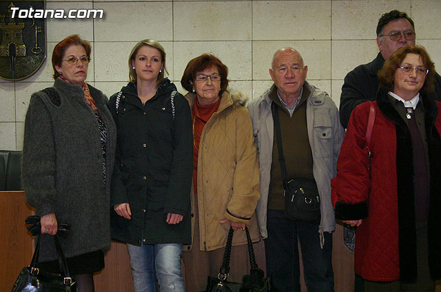 Autoridades municipales realizan una recepcin institucional al escultor y belenista, Jos Lus Mayo Lebrija - 13