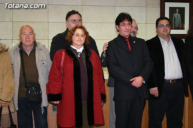 Autoridades municipales realizan una recepcin institucional al escultor y belenista, Jos Lus Mayo Lebrija - 14