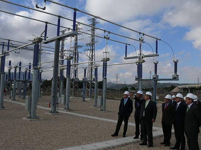 El alcalde de Jumilla,  el consejero de investigación y un representante de Iberdrola han inaugurado la nueva subestación - 1, Foto 1