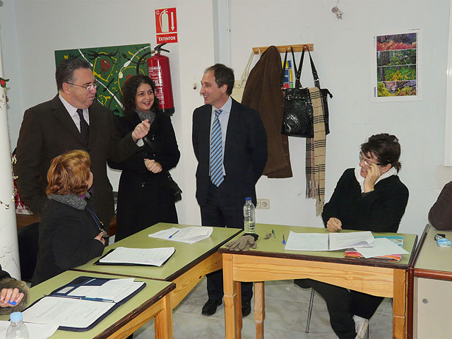 El Alcalde de Molina de Segura y el Director del Servicio Regional de Empleo y Formación visitan la Escuela Taller Casa del Horno del Concejo y el Taller de Empleo Mujeres de Molina III - 1, Foto 1