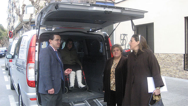 FAMDIF ha presentado sus nuevos vehículos adaptados - 1, Foto 1