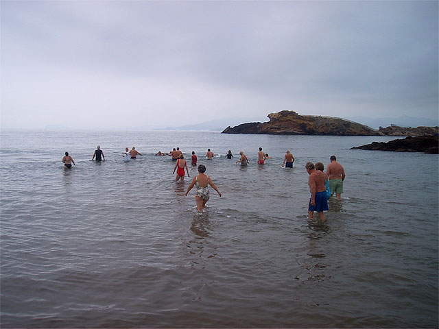 Baño benéfico en la playa de Bahía - 1, Foto 1
