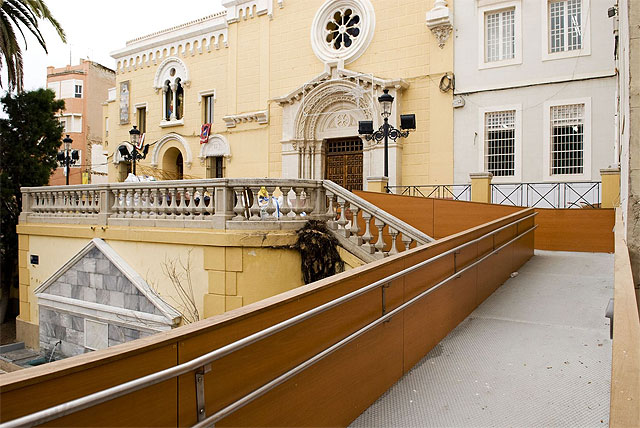 La Iglesia de San Diego elimina barreras con la instalación de una gran rampa de acceso - 1, Foto 1