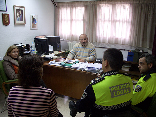 La vuelta al trabajo de los alumnos de educación primaria y secundaria de Santomera, La Matanza y el Siscar se produce marcada por la puesta en funcionamiento del ‘Agente Tutor’ - 1, Foto 1