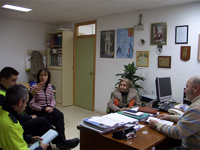 La vuelta al trabajo de los alumnos de educación primaria y secundaria de Santomera, La Matanza y el Siscar se produce marcada por la puesta en funcionamiento del ‘Agente Tutor’ - 3, Foto 3