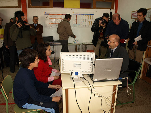 La octava edición “La radio en la escuela” se inauguró hoy en el colegio San Roque de Ceutí - 1, Foto 1