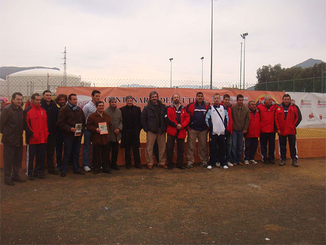 Finalizan con éxito los actos del Centenario del fútbol en Alumbres - 2, Foto 2