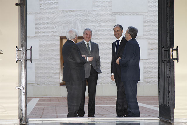 Valcárcel y Camps piden a Zapatero que “no se esconda” y asuma la incertidumbre que ha creado con el trasvase Tajo-Segura - 2, Foto 2