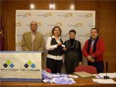 La Sala de Prensa de Casa Grande ha vivido una jornada inusual durante la celebración del sorteo de un cheque valorado en 3.000 euros organizado por la Asociación de Empresarios de Santomera –AES-
