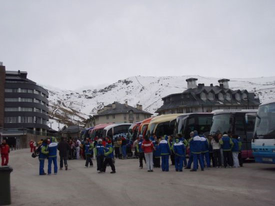 La Concejalía de Deportes organiza un viaje a Sierra Nevada que tendrá lugar el fin de semana del 23 al 25 de enero, para practicar el deporte del esquí, Foto 1