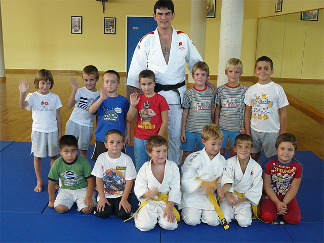 La Escuela Deportiva Municipal de Judo, ofertada por la Concejalía de Deportes, cuenta actualmente con cerca de veinte alumnos, Foto 1