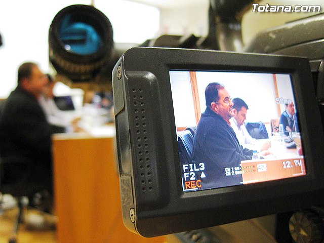 Califican de simulacro la remodelación del Gobierno Local, Foto 1