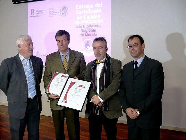La Biblioteca Regional es la primera de España que obtiene el certificado de calidad en gestión ambiental - 1, Foto 1