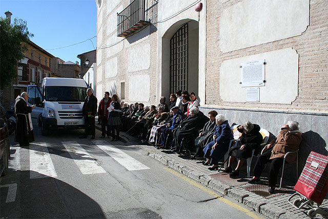 El Ayuntamiento firma un convenio con ANIMAY para que use el vehículo adaptado para personas discapacitadas - 1, Foto 1
