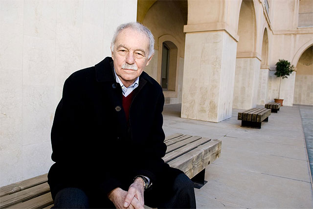 Eduardo Mendoza opta al Premio Mandarache con una novela de aventuras en la antigua Roma - 1, Foto 1