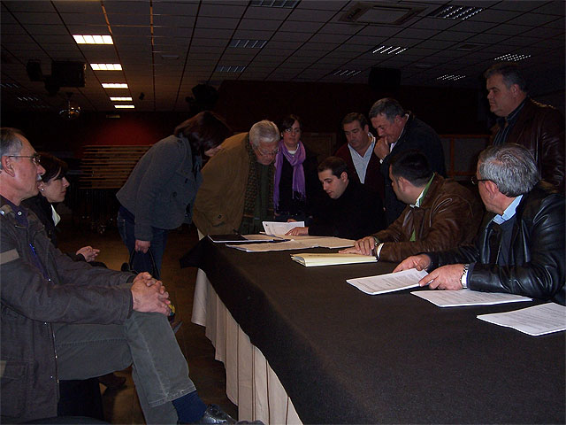 La Plataforma se reúne con los afectados y vecinos de Lébor para informar del trazado del AVE, Foto 1