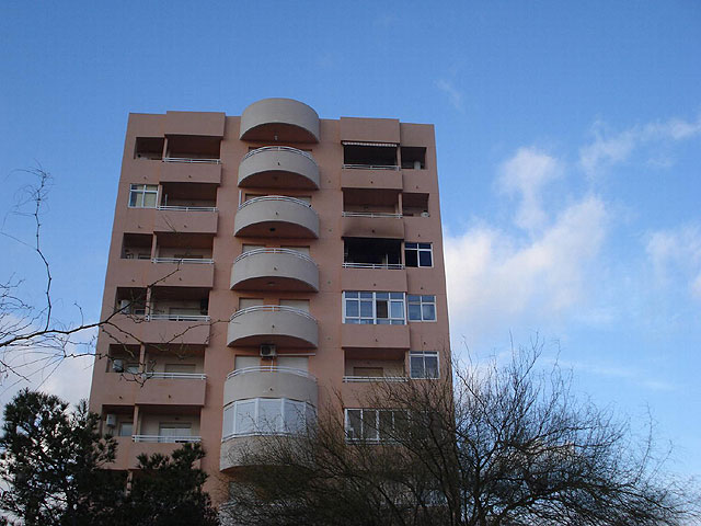 Un herido leve y otras cuatro personas intoxicadas en un incendio en Playa Honda - 1, Foto 1