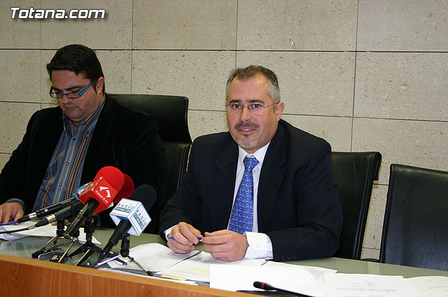 Cerca de cuarenta personas se benefician del Proyecto de Trabajos en beneficio de la Comunidad, Foto 3