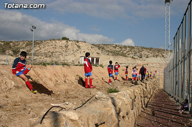 Los alumnos de las Escuelas Municipales Deportivas forestan la Ciudad Deportiva “Sierra Espuña” - 2