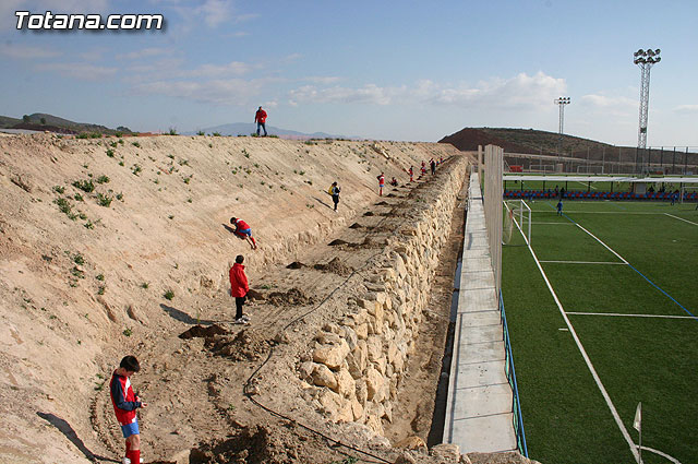 Los alumnos de las Escuelas Municipales Deportivas forestan la Ciudad Deportiva “Sierra Espuña” - 5