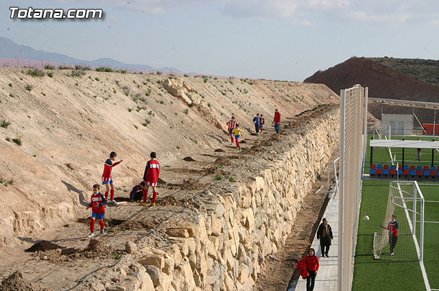 Los alumnos de las Escuelas Municipales Deportivas forestan la Ciudad Deportiva “Sierra Espuña” - 18