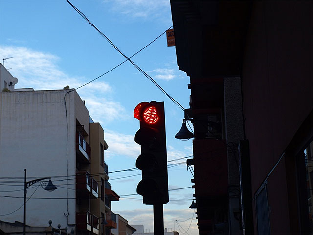 El consumo energético de los semáforos de Santomera, el Siscar y Orilla del Azarbe se reducirá un 75% gracias a la tecnología LED - 1, Foto 1