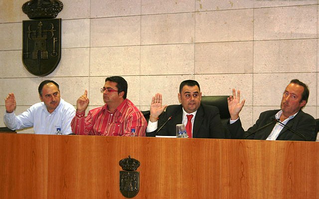 Denuncian el aumento de concejales del PP liberados, que suman 8 en el Ayuntamiento, en plena crisis económica, Foto 1