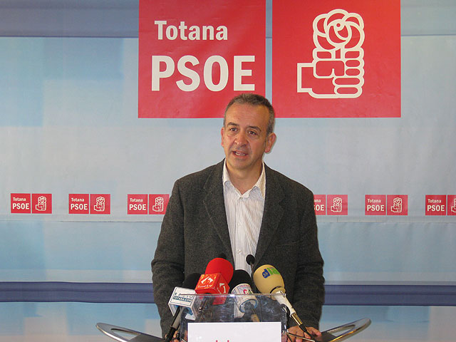 Los socialistas afirman que el alcalde tendrá que aclarar si Valcárcel está dispuesto a hacer la inversión que le corresponde para soterrar el AVE en Totana, Foto 2