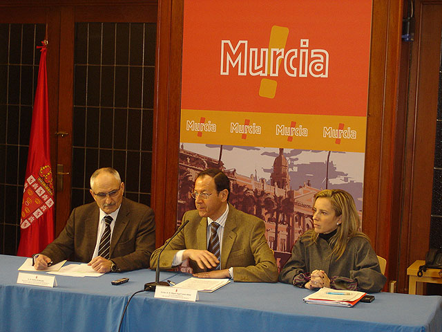 El Alcalde impulsa la creación de un distintivo que identifique a  las  empresas y comercios que apuesten por la sostenibilidad - 1, Foto 1